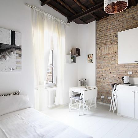 White Ostilia Apartments Rome Extérieur photo